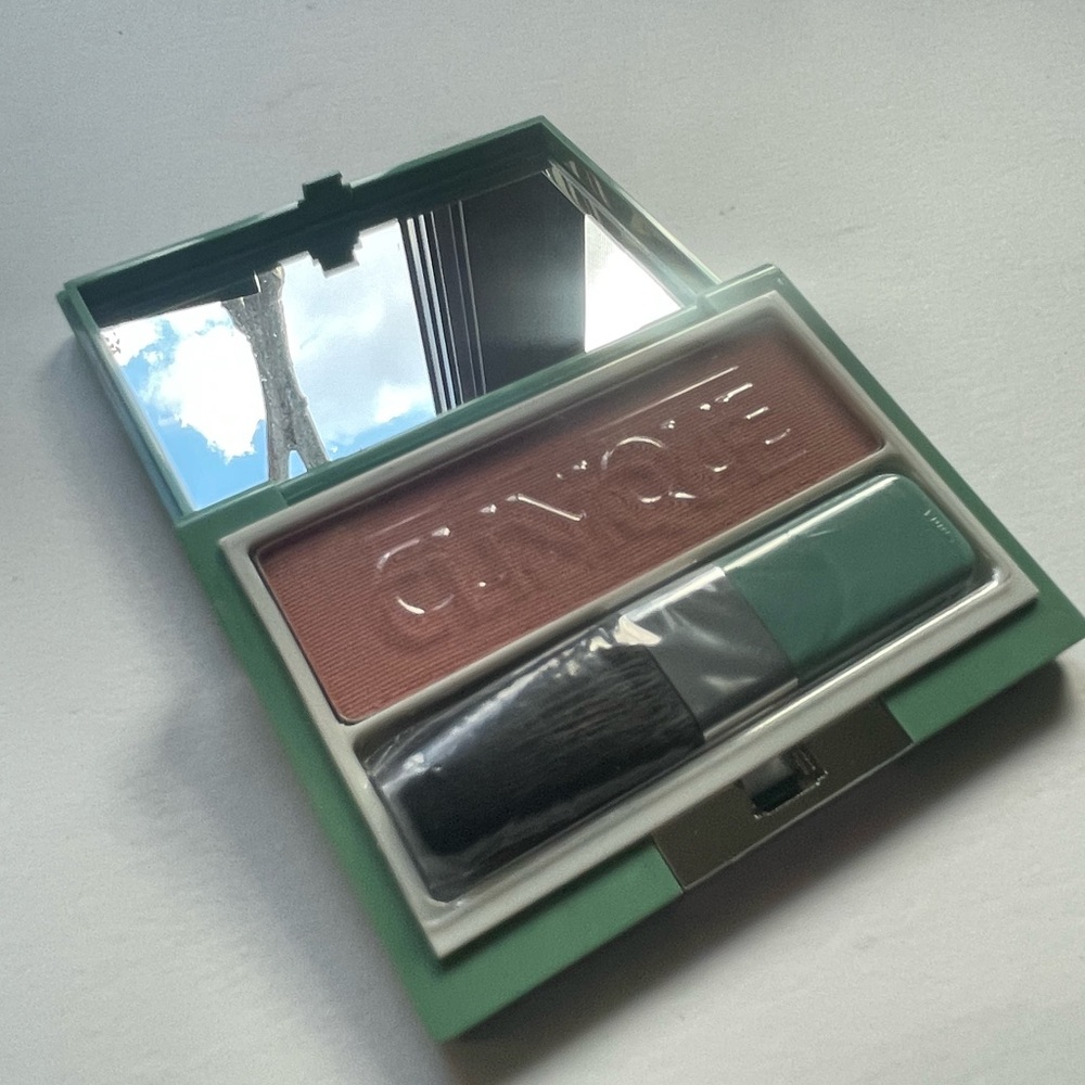 Clinique Bundle Makeup Bundle - Picture 8 of 14
